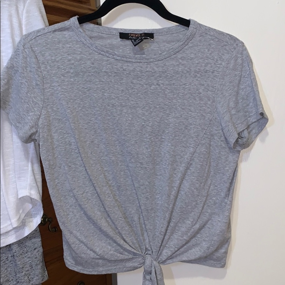 Grey tee shirt